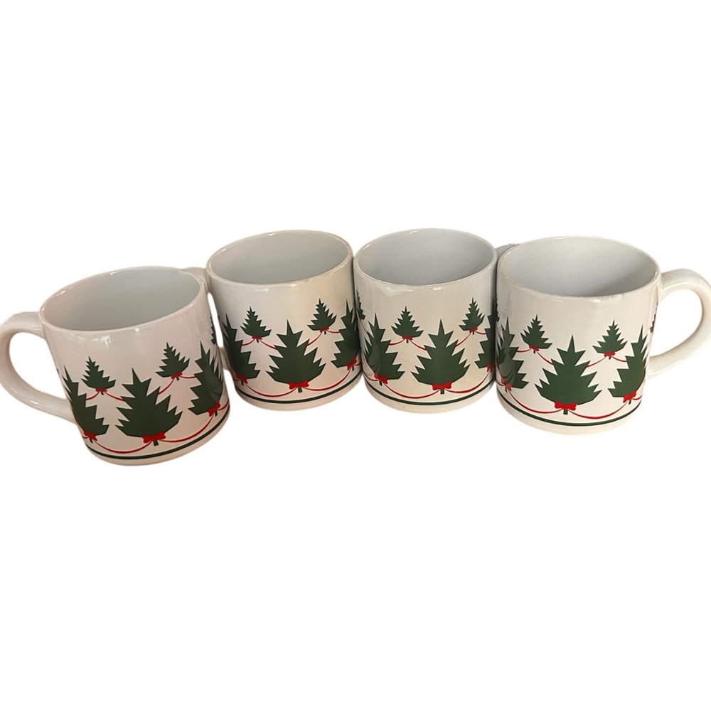 Cute vintage Christmas tree mugs – set of four!
